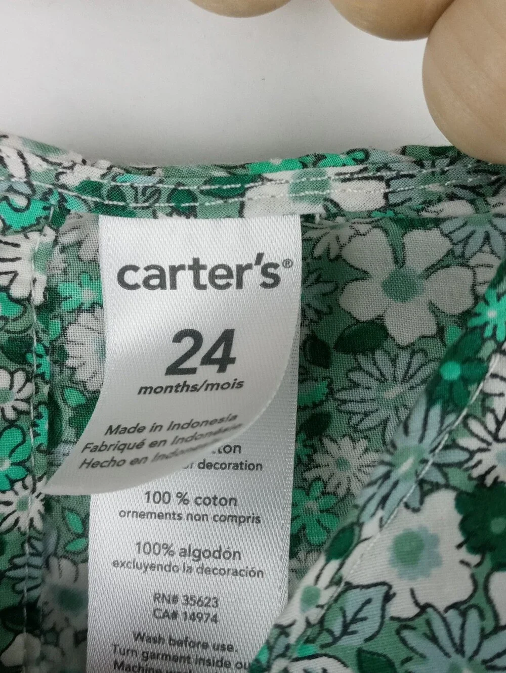 Carter's girls size 24 mos white and green small floral design dress pleated